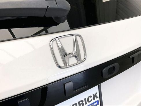 Certified 2025 Honda Pilot Touring image 32