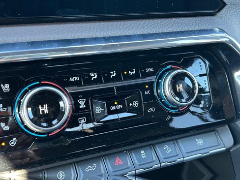 Used 2024 GMC Sierra 1500 Denali image 18