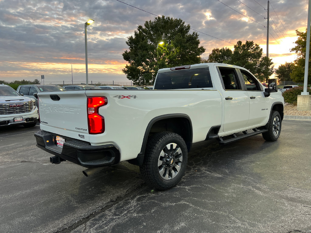 Used 2021 Chevrolet Silverado 2500 Custom w/ Custom Value Package AWD/4WD image 7