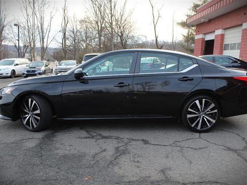 Used 2019 Nissan Altima 2.5 SR image 2