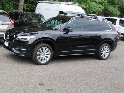 Used 2017 Volvo XC90 T6 Momentum w/ Vision Package AWD/4WD image 2