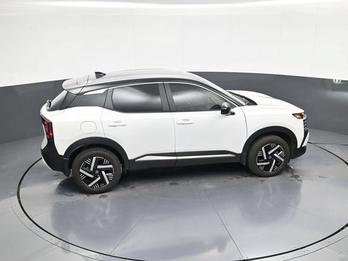 Certified 2025 Nissan Kicks SV FWD image 34
