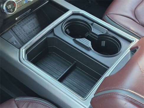 Used 2022 Ford F350 Platinum w/ FX4 Off-Road Package image 32