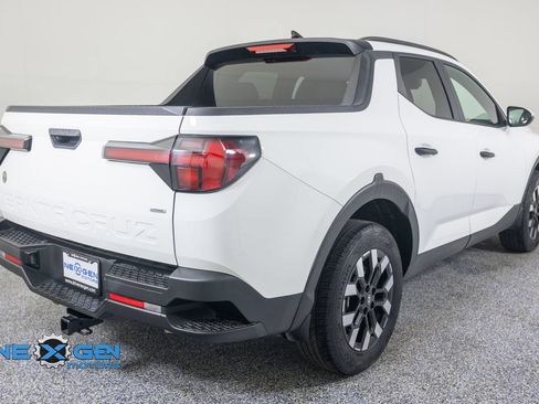 Used 2025 Hyundai Santa Cruz SEL AWD/4WD image 8