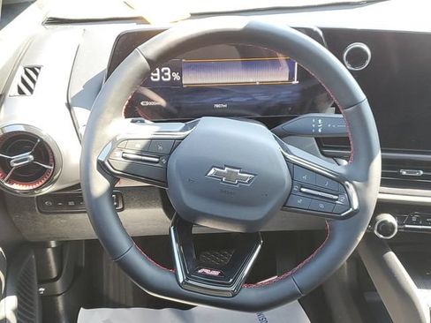 Used 2025 Chevrolet Equinox EV RS FWD image 25