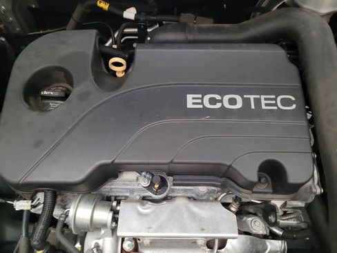 Used 2021 Chevrolet Equinox LT w/ Driver Convenience Package image 30