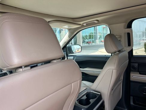 Used 2024 Ford Expedition Limited RWD image 16