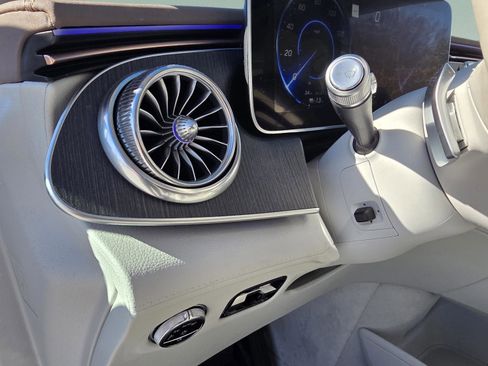 Used 2023 Mercedes-Benz EQS 450+ SUV image 18