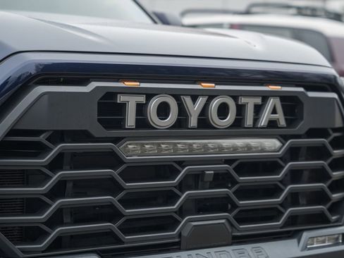 Used 2022 Toyota Tundra SR5 w/ TRD Sport Package image 12