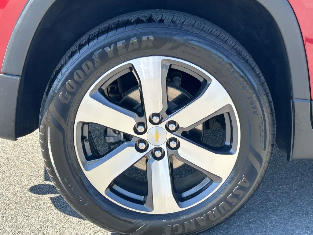 Used 2018 Chevrolet Traverse LT FWD image 9