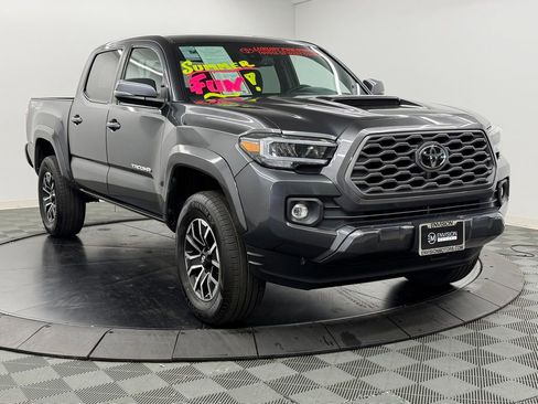 Used 2023 Toyota Tacoma TRD Sport AWD/4WD image 8