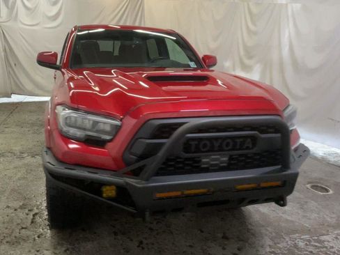 Used 2023 Toyota Tacoma TRD Sport AWD/4WD image 3