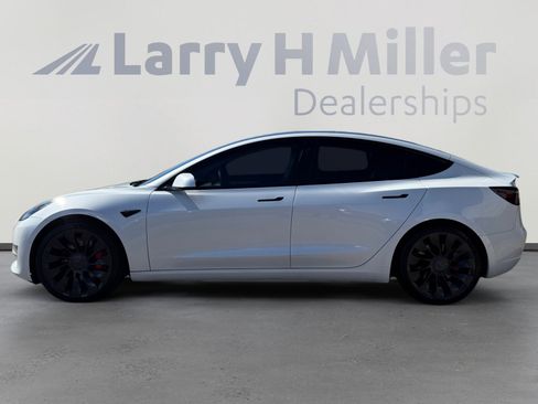 Used 2022 Tesla Model 3 Performance image 2