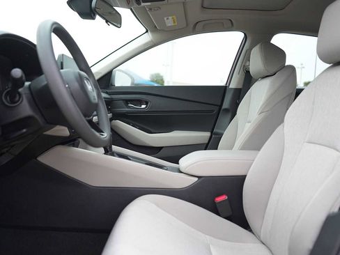 Used 2025 Honda Accord SE image 11