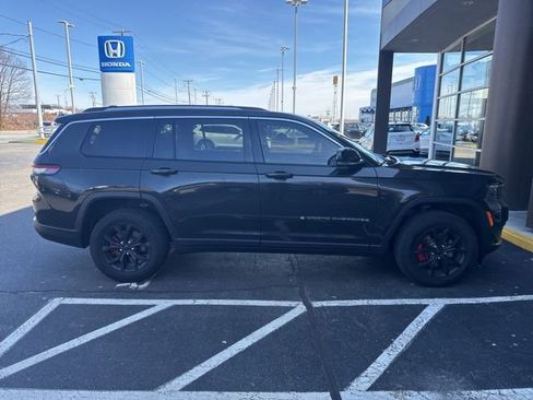 Used 2022 Jeep Grand Cherokee L Limited w/ Luxury Tech Group II image 6