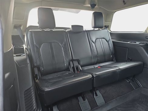 Used 2019 Ford Expedition Platinum image 12