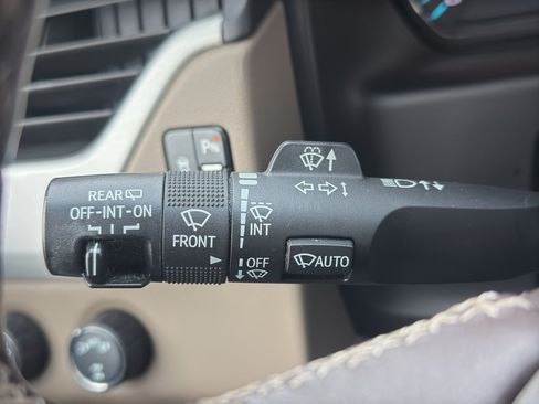 Used 2020 GMC Yukon SLT w/ Open Road Package AWD/4WD image 21