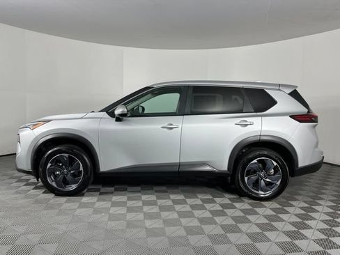 Used 2024 Nissan Rogue SV FWD image 7