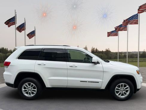Used 2018 Jeep Grand Cherokee Laredo AWD/4WD image 8