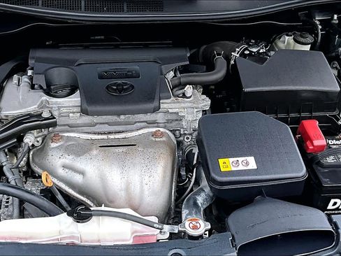 Used 2017 Toyota Camry SE FWD image 31