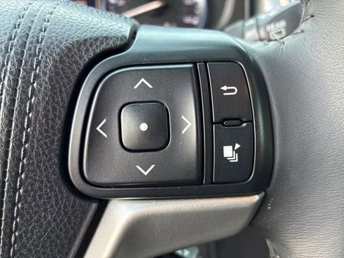 Used 2016 Toyota Highlander Limited image 41