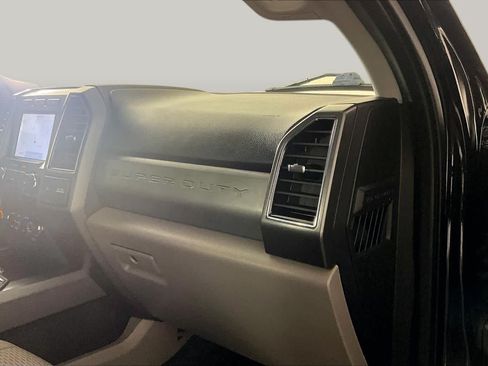 Used 2021 Ford F250 XLT w/ XLT Premium Package AWD/4WD image 17