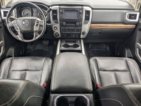 Used 2018 Nissan Titan SL w/ Chrome Package AWD/4WD image 17