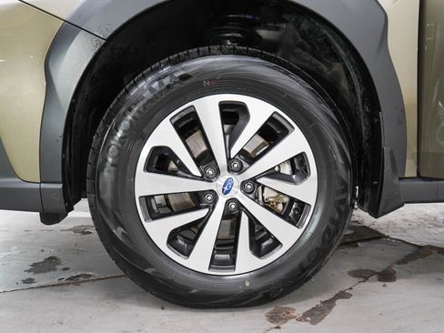 Used 2025 Subaru Outback Premium AWD/4WD image 28