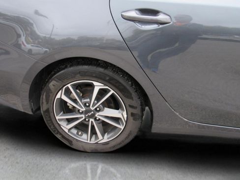 Used 2023 Kia Forte LXS image 4