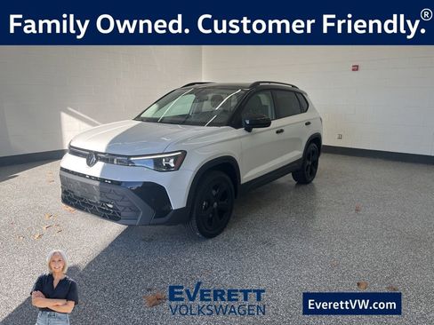 New 2026 Volkswagen Taos SE image 1