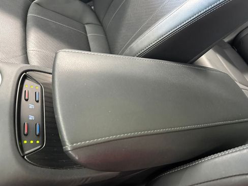 Certified 2021 Toyota Venza Limited AWD/4WD image 33