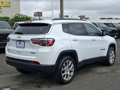 Used 2023 Jeep Compass Latitude AWD/4WD image 7