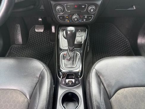 Used 2018 Jeep Compass Latitude w/ Popular Equipment Group AWD/4WD image 16