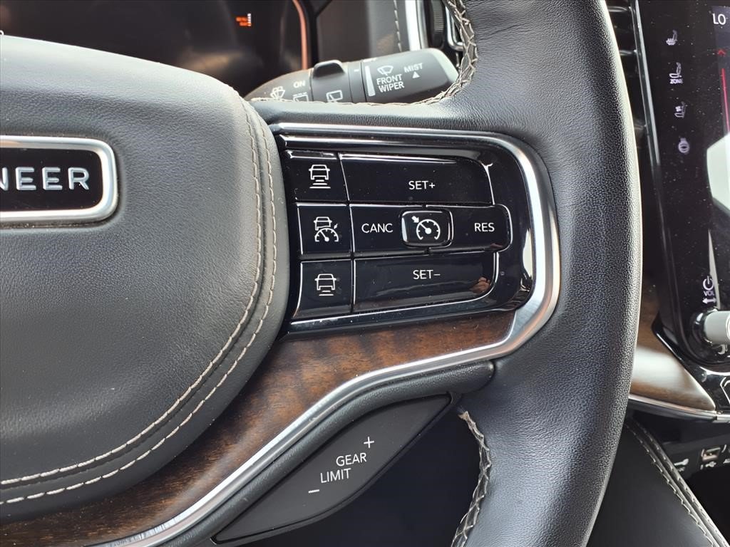 Used 2023 Jeep Grand Wagoneer L Series II AWD/4WD image 26