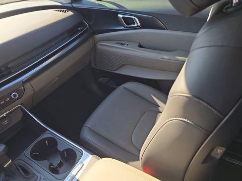 New 2026 Kia Carnival FWD image 15