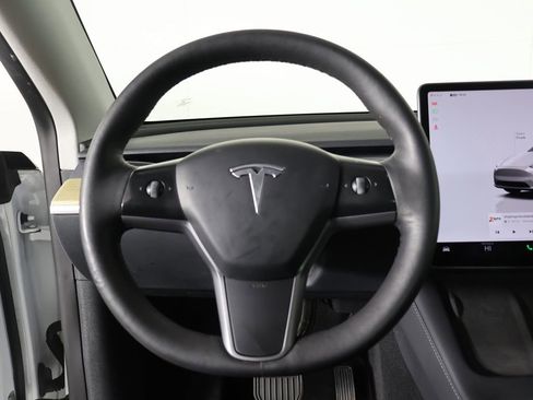 Used 2023 Tesla Model Y Long Range AWD/4WD image 36