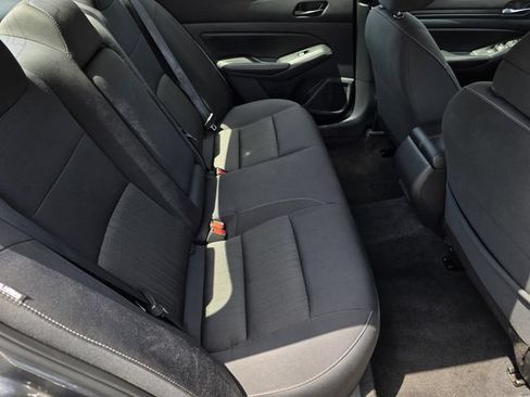 Used 2025 Nissan Altima 2.5 SV FWD image 28