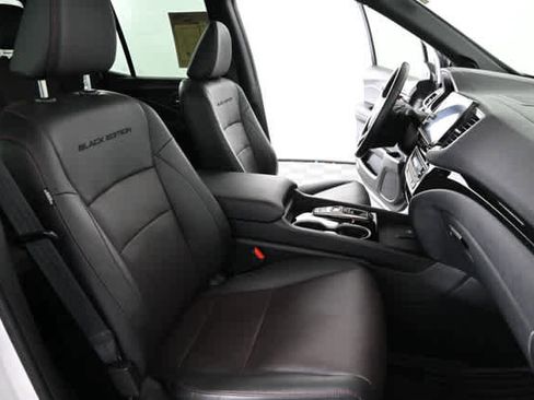 Used 2024 Honda Ridgeline Black Edition image 12