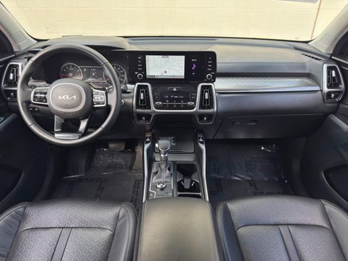 Used 2023 Kia Sorento S FWD image 11