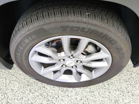 Used 2024 GMC Terrain SLT AWD/4WD image 45