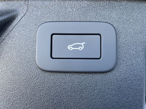 Certified 2024 Land Rover Discovery Sport S image 37