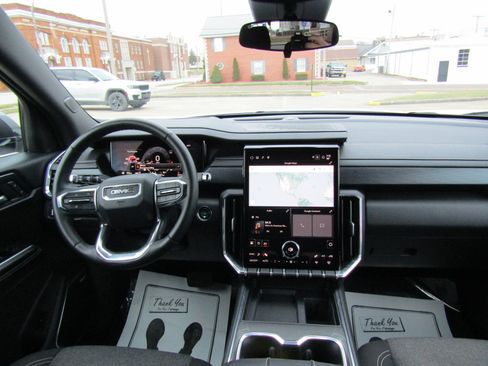 Used 2025 GMC Acadia Elevation AWD/4WD image 18