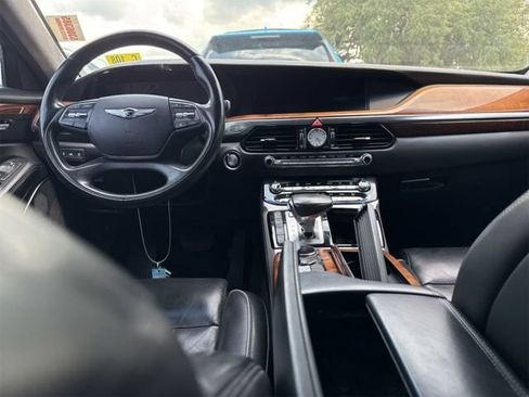 Used 2017 Genesis G90 3.3T Premium RWD image 2