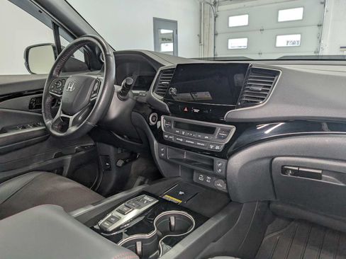 Used 2024 Honda Passport Black Edition image 44