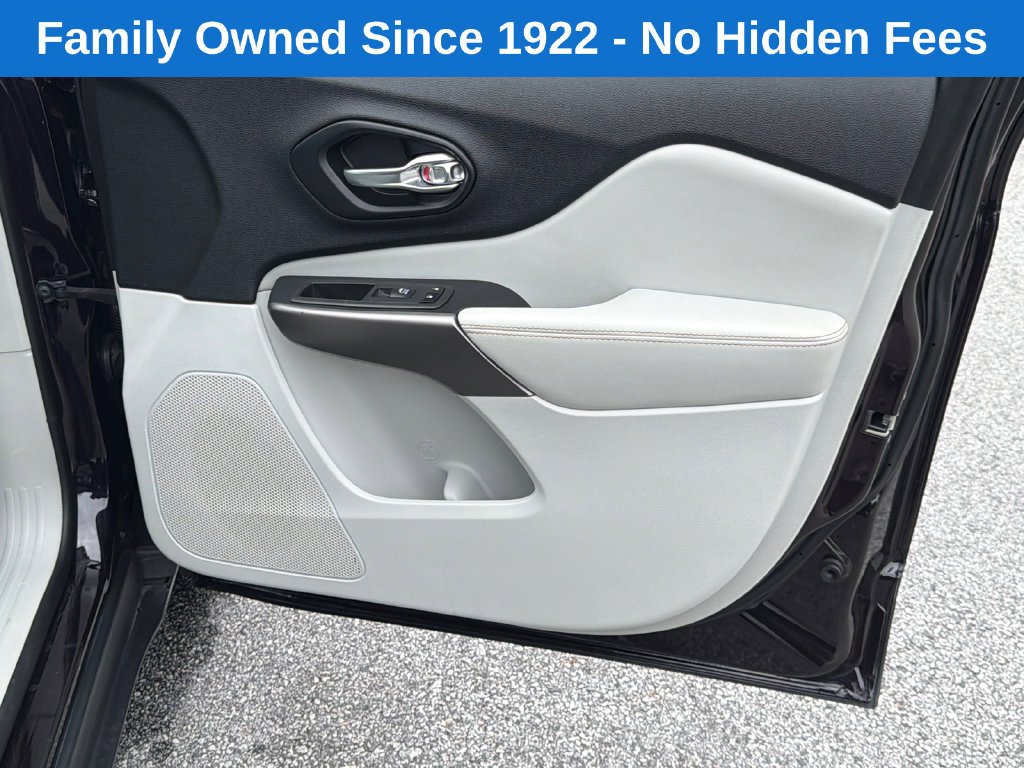 Used 2021 Jeep Cherokee Latitude Lux FWD image 14
