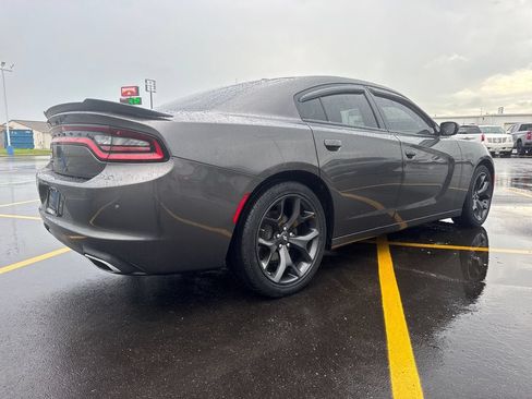 Used 2020 Dodge Charger SXT w/ Blacktop Package RWD image 6