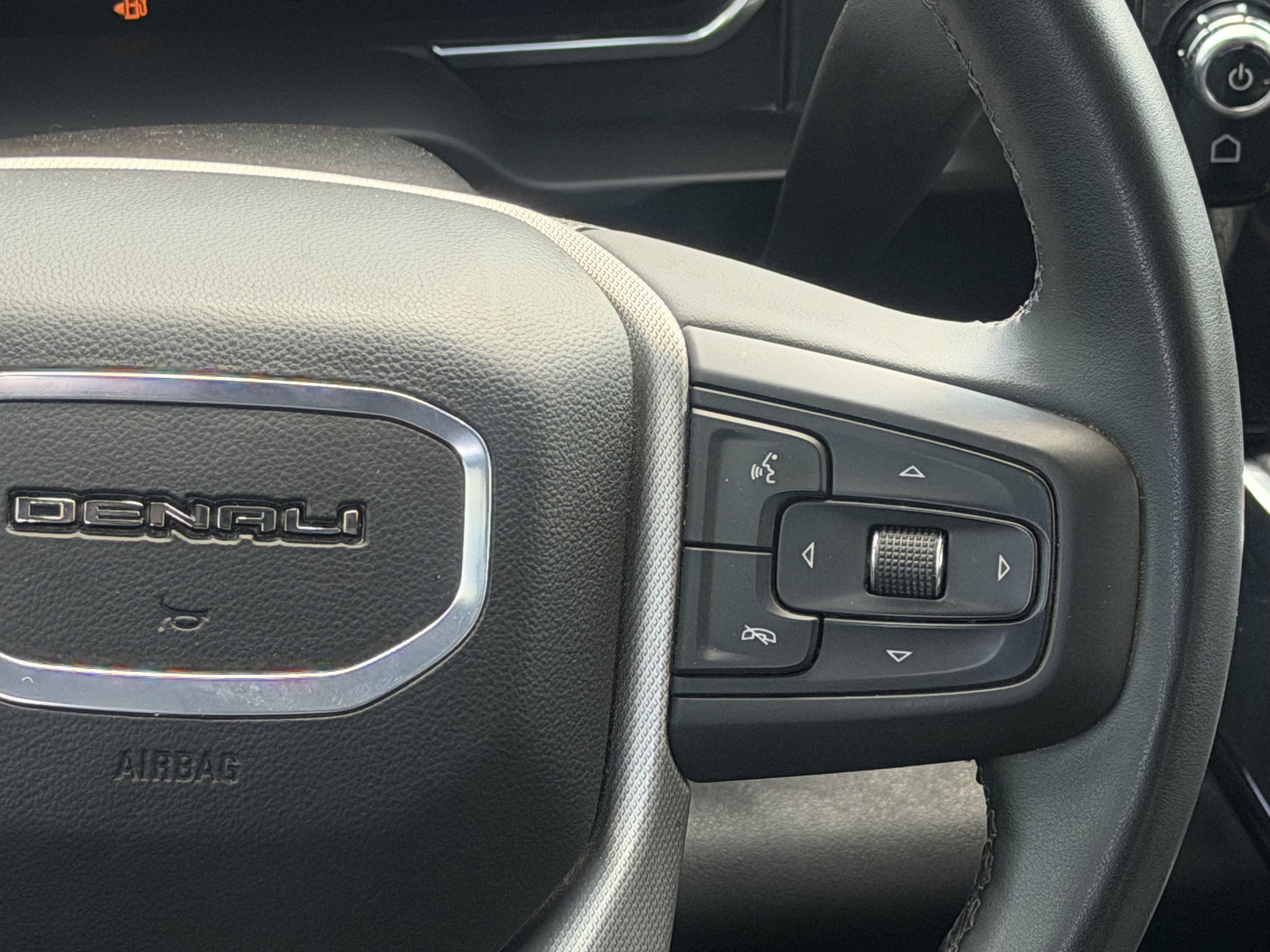 Used 2025 GMC Sierra 3500 Denali AWD/4WD image 14