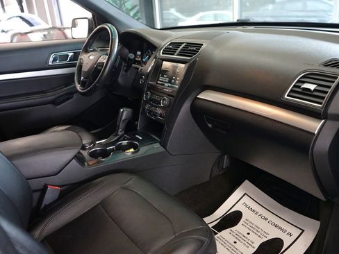 Used 2016 Ford Explorer XLT w/ Equipment Group 202A image 38