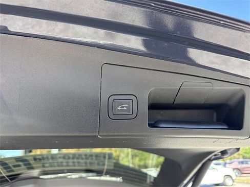 Used 2025 Cadillac XT5 Premium Luxury image 34