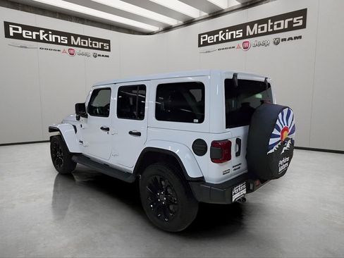 Used 2025 Jeep Wrangler Unlimited Sahara AWD/4WD image 3